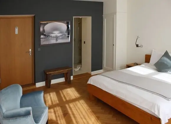 Premium Tek Büyük Yataklı Oda