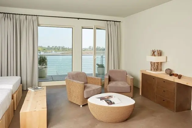 Junior Süit, Balkon, Lagün Manzaralı