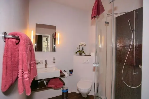 Design Tek Büyük Yataklı Oda, Balkon