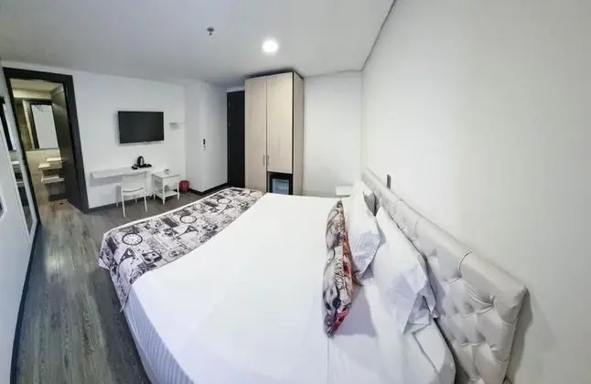 Deluxe Tek Büyük Yataklı Oda