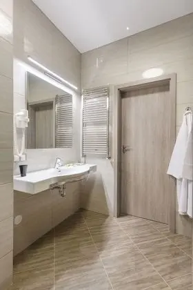 Comfort Tek Büyük veya İki Ayrı Yataklı Oda