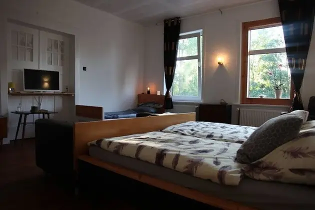 Design Tek Büyük Yataklı Oda (Favorita)