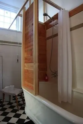 Design Tek Büyük Yataklı Oda (Favorita)