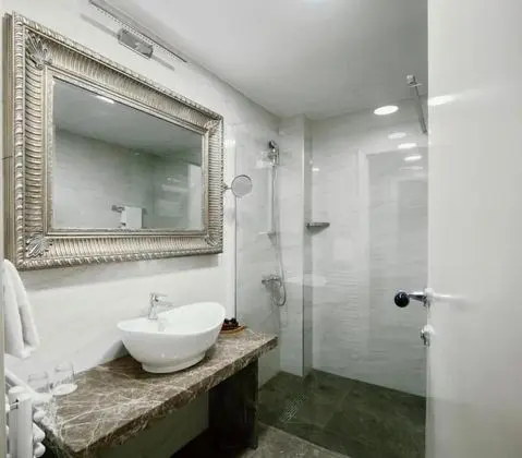 Comfort Tek Büyük Yataklı Oda