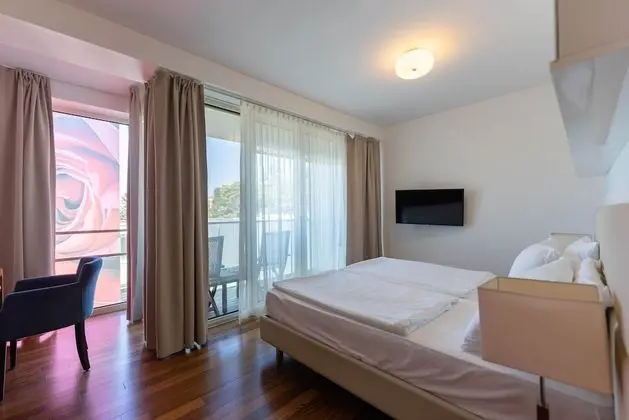 Comfort Tek Büyük Yataklı Oda