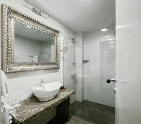 Tek Büyük veya İki Ayrı Yataklı Oda