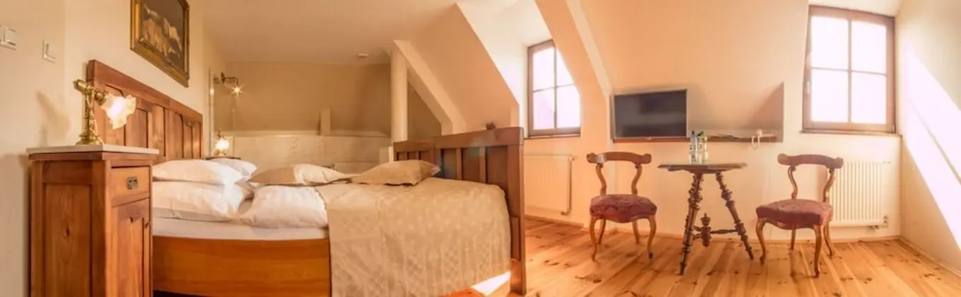 Honeymoon Tek Büyük Yataklı Oda, Sıcak Su Havuzu