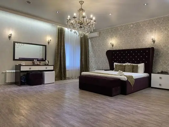 Junior Oda, 1 En Büyük (King) Boy Yatak, Şehir Manzaralı