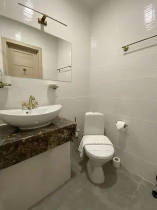 Junior Oda, 1 En Büyük (King) Boy Yatak, Şehir Manzaralı