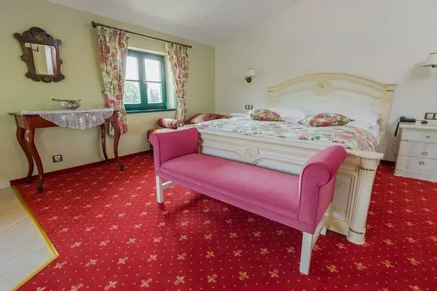 Süit, Küvet, Bahçe Manzaralı (Jacuzzi)
