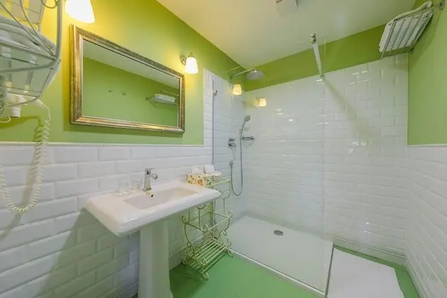 Süit, Küvet, Bahçe Manzaralı (Jacuzzi)