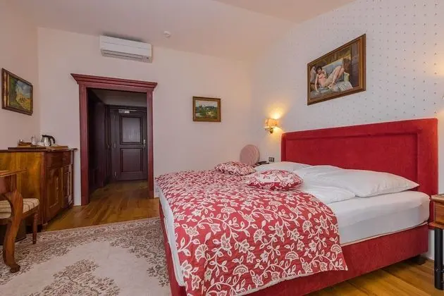 Tek Büyük Yataklı Oda, Bahçe Manzaralı