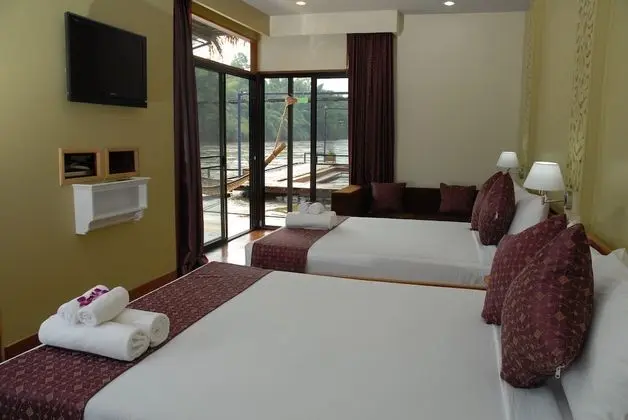 Honeymoon Suite