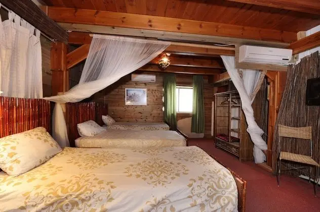 Deluxe Family Suite