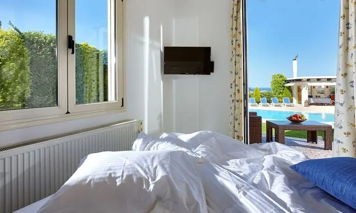 Villa, Bahçe Manzaralı