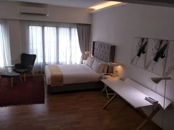 Deluxe Oda, 1 Büyük (Queen) Boy Yatak, Şehir Manzaralı