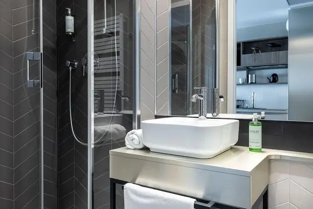 Superior Stüdyo, Özel Banyo