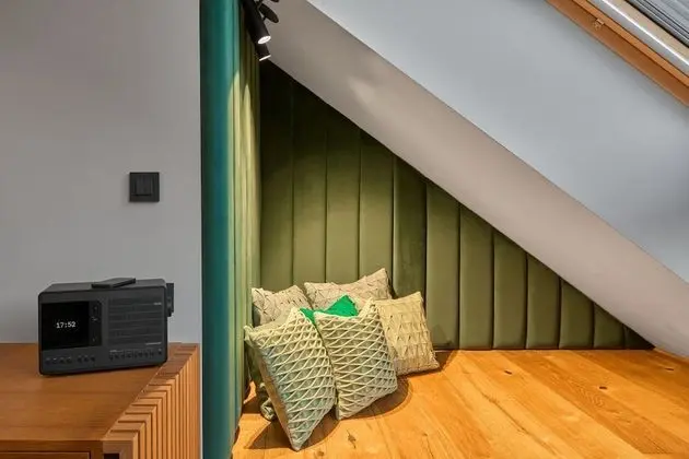 Luxury Tek Büyük Yataklı Oda (Pine)