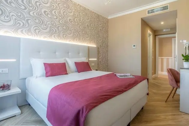 Classic Oda, 1 Çift Kişilik veya 2 Tek Kişilik Yatak