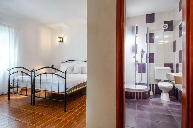 Standard Double Room, Garden View