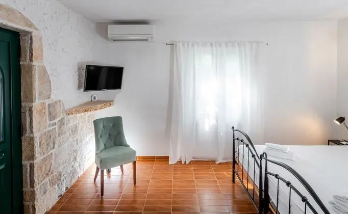 Standard Double Room, Garden View