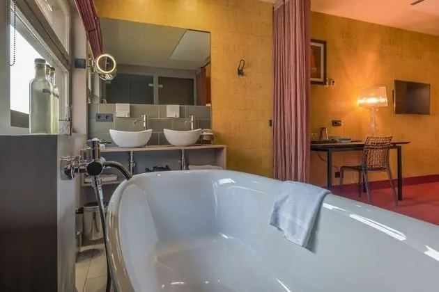 Grand DeLuxe Room