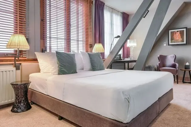 Superior Tek Büyük Yataklı Oda (R)