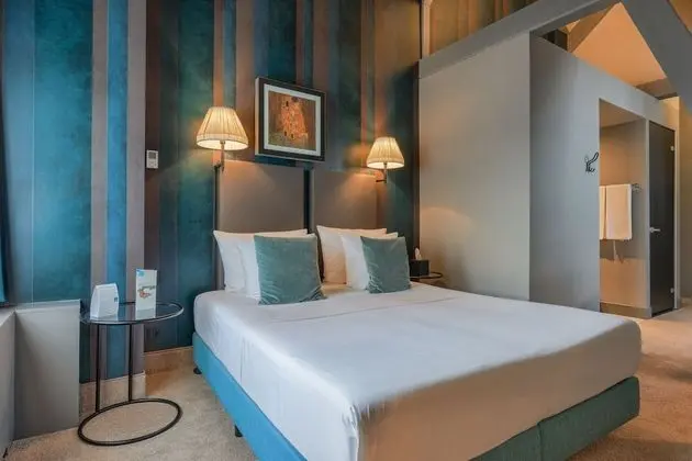 Superior Tek Büyük Yataklı Oda (R)