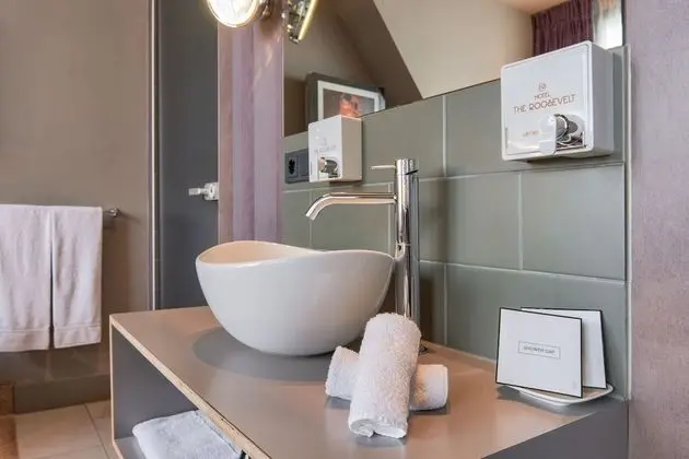 Superior Tek Büyük Yataklı Oda (R)