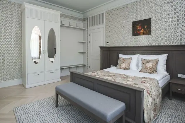 Tek Büyük Yataklı Oda, Balkon