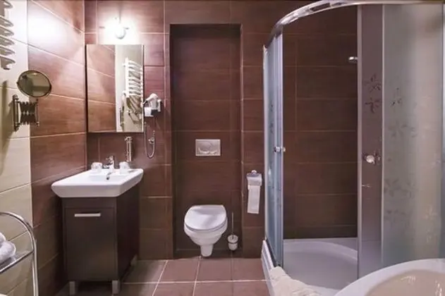 Üç Kişilik Oda
