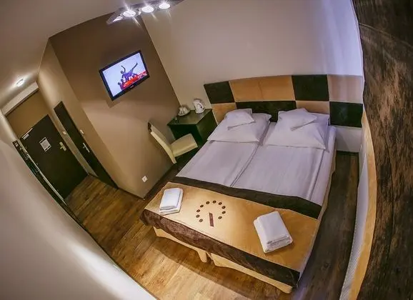 Tek Büyük veya İki Ayrı Yataklı Oda