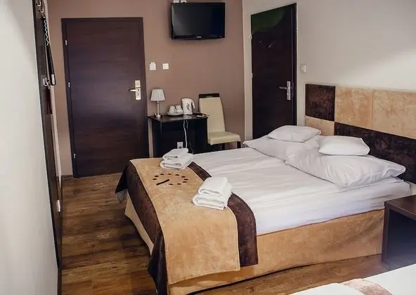Üç Kişilik Oda