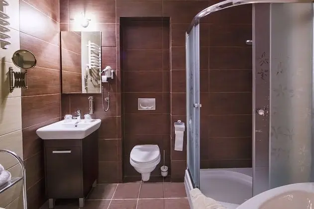 Üç Kişilik Oda