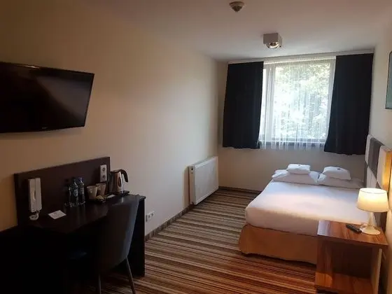 Tek Büyük Yataklı Oda (small)