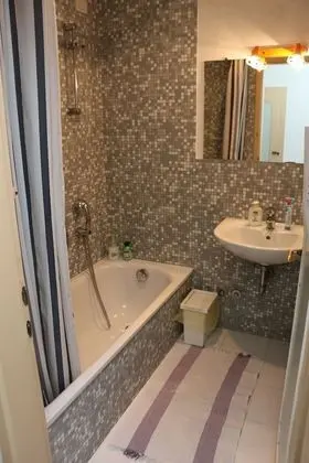 Ortak Ranzalı Oda, Karma Ranzalı Oda