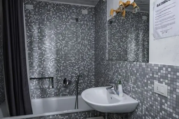 Ortak Ranzalı Oda, Sadece kadınlar için