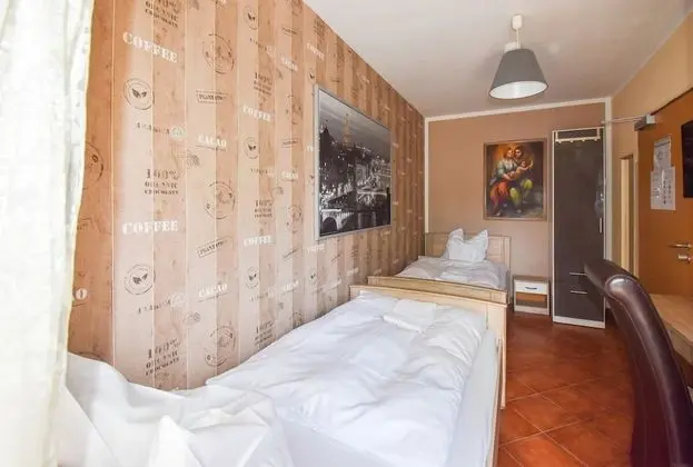 Basic Oda, 2 Tek Kişilik Yatak, Sigara İçilmez, Ortak Banyo