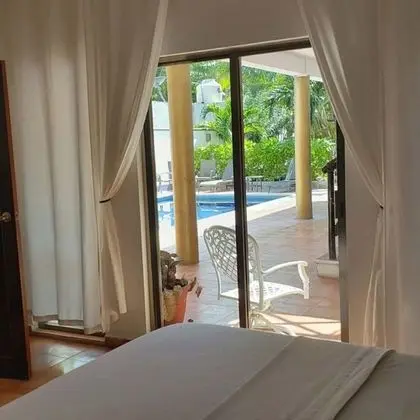 Deluxe Tek Büyük Yataklı Oda, 1 En Büyük (King) Boy Yatak, Sigara İçilmez, Havuz Manzaralı
