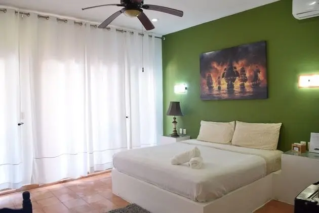 Deluxe Tek Büyük Yataklı Oda, 1 En Büyük (King) Boy Yatak, Sigara İçilmez, Kısmi Deniz Manzarası