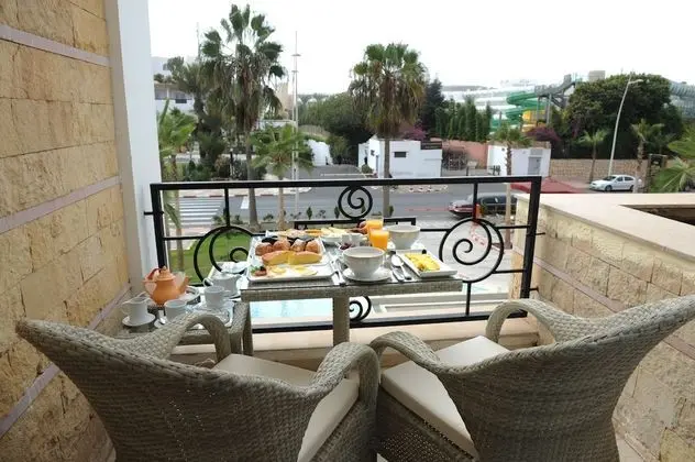 Deluxe Süit, Sigara İçilmez