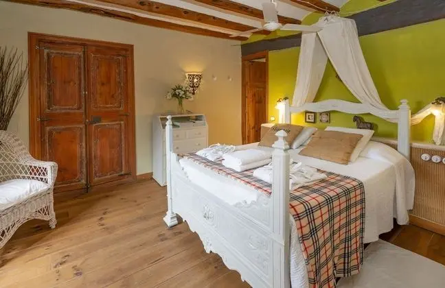 Comfort Büyük Yataklı Tek Kişilik Oda, Avlu Manzaralı