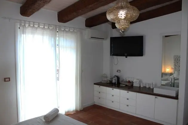 Deluxe Tek Büyük Yataklı Oda, Veranda, Bahçe Manzaralı (Graecia)