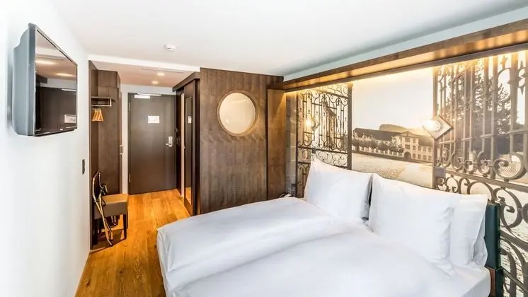 Standard Tek Büyük Yataklı Oda