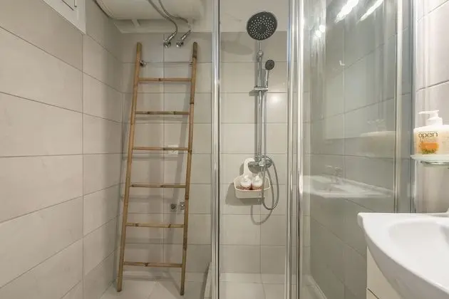 City Tek Büyük Yataklı Oda