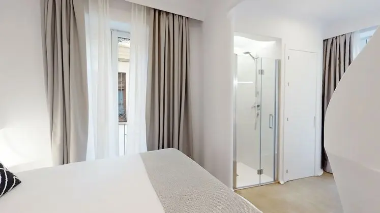 Grand Tek Büyük Yataklı Oda