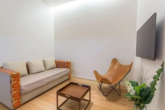 Deluxe Suite 1