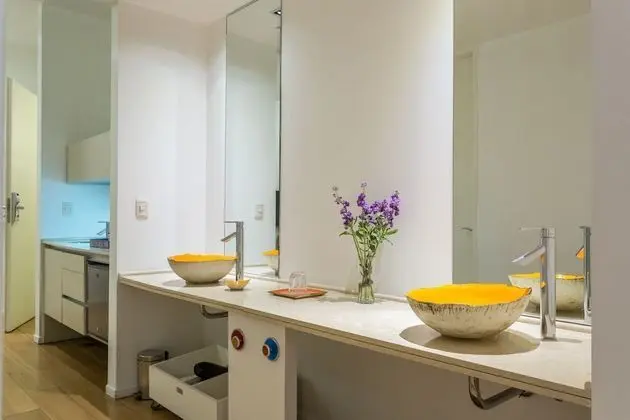 Deluxe Suite 1