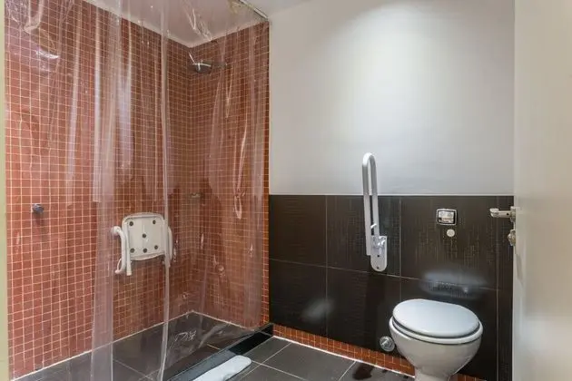 Deluxe Suite 1