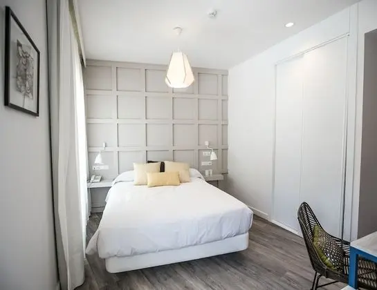 Tek Büyük veya İki Ayrı Yataklı Oda, Şehir Manzaralı